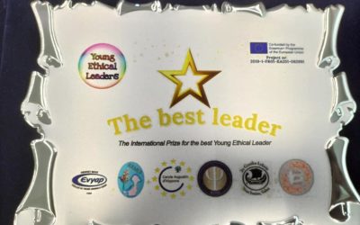 Point culminant du projet Erasmus+ « Young Ethical Leaders », remise du prix « Jeune Leader Ethique » à la candidate grecque par l’intermédiaire du proviseur de son lycée